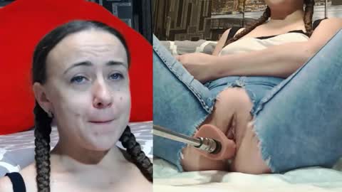 Snapshot of pearl_helen chatting on 11.14.25 pearl_helen online show from 11.14.25