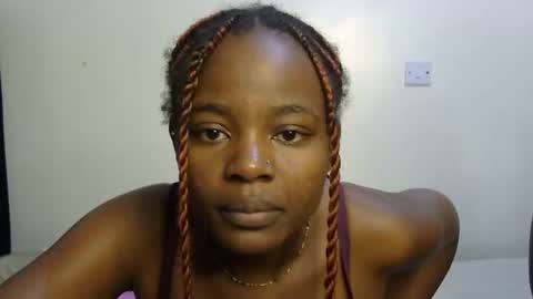 Snapshot of pearl_velvet chatting on 11.16.25 vel online show from 11.16.25