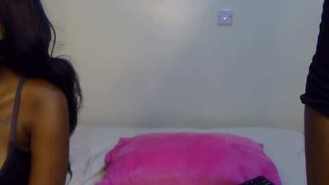 Snapshot of pearl_velvet chatting on 12.01.25 vel online show from 12.01.25