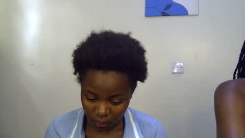 Snapshot of pearl_velvet chatting on 12.02.25 vel online show from 12.02.25