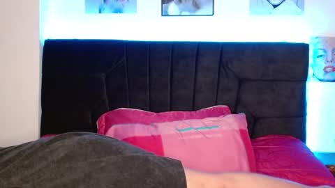 Snapshot of pearlatin chatting on 12.22.24 pearlatin online show from 12.22.24