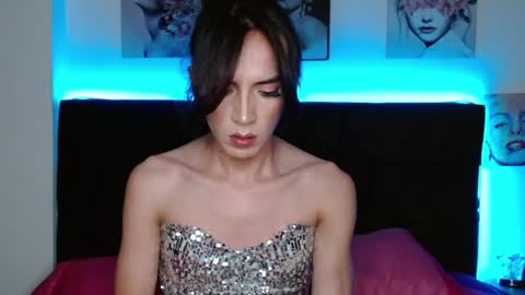 Snapshot of pearlatin chatting on 01.01.25 pearlatin online show from 01.01.25