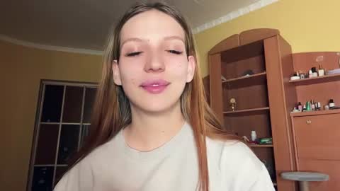 Snapshot of pearlinesilfies chatting on 06.15.26 Zlata online show from 06.15.26