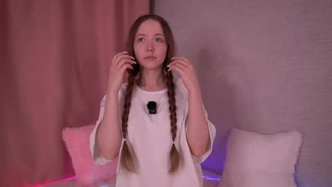 pearly_peach_ online show from 04.21.26