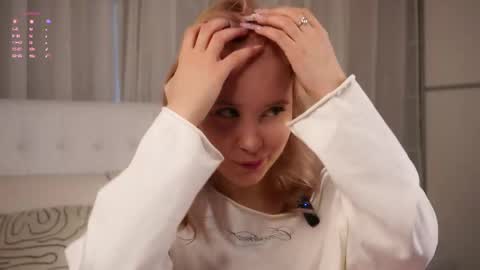 Lily online show from 04.23.26