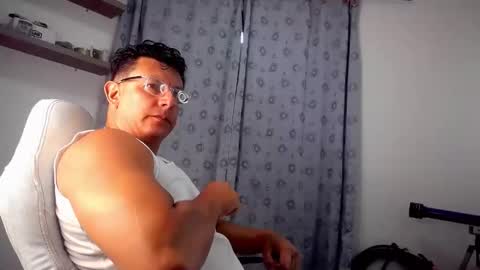 Snapshot of pedro_picapica chatting on 10.24.25 Pedro online show from 10.24.25