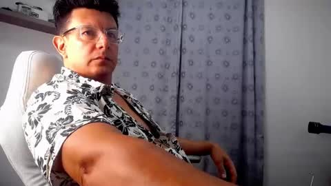 Snapshot of pedro_picapica chatting on 11.23.25 Pedro online show from 11.23.25