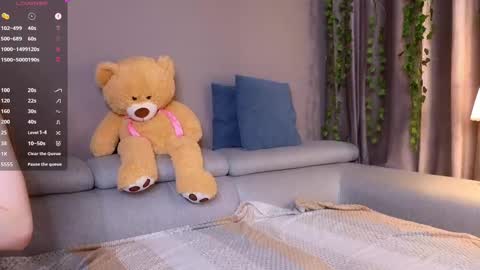 Snapshot of peek_in_my_window chatting on 02.18.25 tony online show from 02.18.25