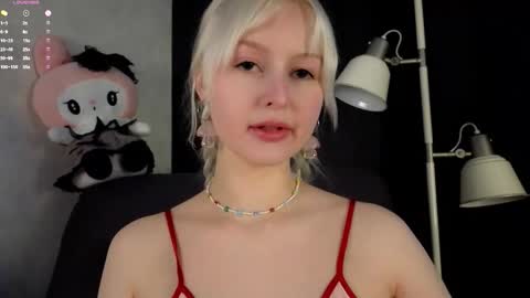 Snapshot of peek_in_my_window chatting on 10.02.25 tony online show from 10.02.25