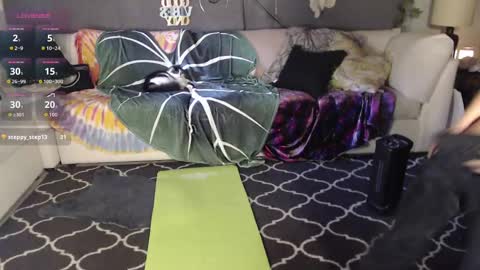 NEXT CHILL SESH  1130 930pm -ish PEEK online show from 11.04.25