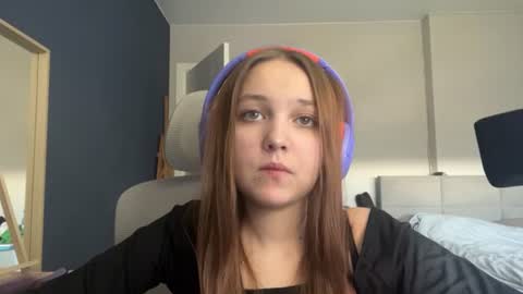 Luna Vale online show from 06.18.26