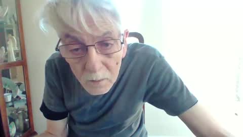 Snapshot of pem1650 chatting on 09.24.25 pem1650 online show from 09.24.25