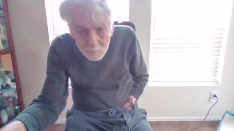 Snapshot of pem1650 chatting on 10.18.25 pem1650 online show from 10.18.25