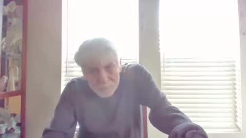 Snapshot of pem1650 chatting on 10.19.25 pem1650 online show from 10.19.25