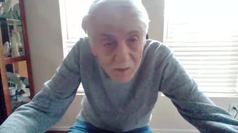 Snapshot of pem1650 chatting on 10.26.25 pem1650 online show from 10.26.25