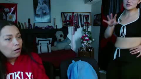 Penelope and my girlfriend Marilyn online show from 06.25.26