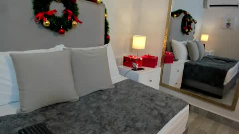 Snapshot of penelopeowenn chatting on 11.30.25 penelopeowenn online show from 11.30.25