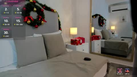 Snapshot of penelopeowenn chatting on 12.18.25 penelopeowenn online show from 12.18.25