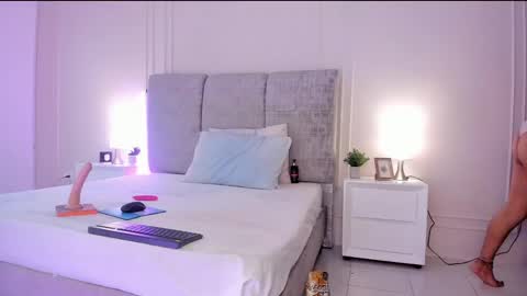 Snapshot of penelopesaenz_ chatting on 04.09.26 PENY online show from 04.09.26