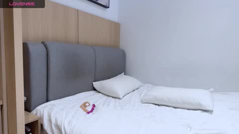 Snapshot of penny_coco chatting on 12.16.25 penny_coco online show from 12.16.25