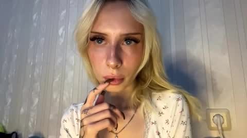 Snapshot of pennyczubakowski chatting on 11.19.25 Margot online show from 11.19.25