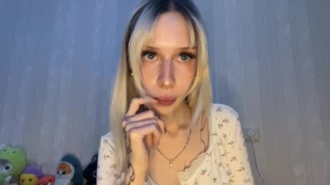 Snapshot of pennyczubakowski chatting on 12.01.25 Margot online show from 12.01.25