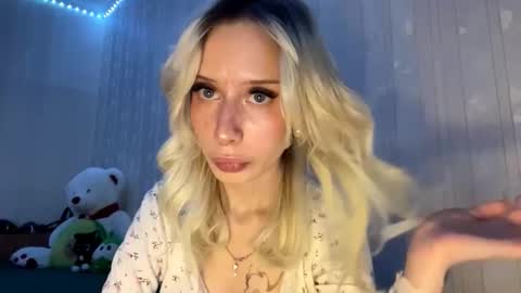 Snapshot of pennyczubakowski chatting on 12.02.25 Margot online show from 12.02.25