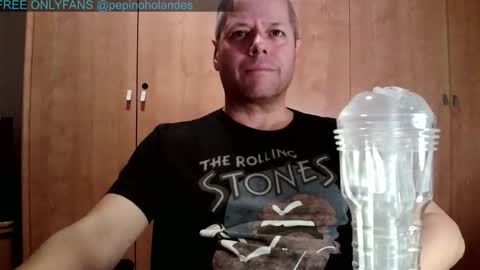 Snapshot of pepinoholandes chatting on 11.14.25 Pepino Holandes online show from 11.14.25