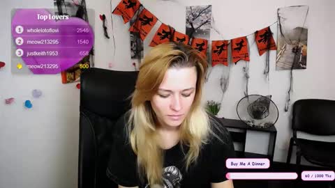 Snapshot of peppymia chatting on 11.01.25 Mia online show from 11.01.25