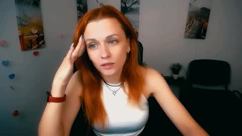 Snapshot of peppymia chatting on 12.02.25 Mia online show from 12.02.25