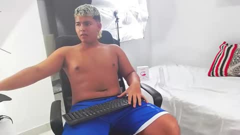 Snapshot of percibal_junior1 chatting on 02.01.25 percibal_junior1 online show from 02.01.25