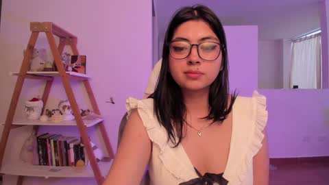 Sarah Ana Banana online show from 02.03.25