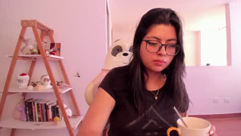 Sarah Ana Banana online show from 02.07.25