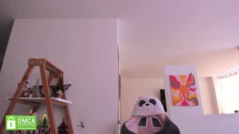 Sarah Ana Banana online show from 12.22.25