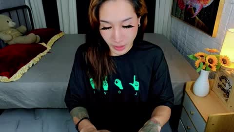 Chloe online show from 10.27.25