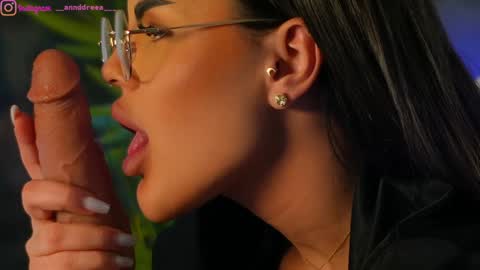 Dee online show from 01.21.25