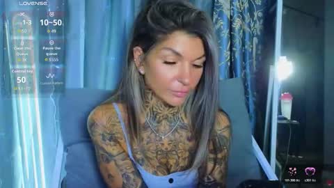 Snapshot of perfecttbaby77n chatting on 11.21.25 Anna online show from 11.21.25