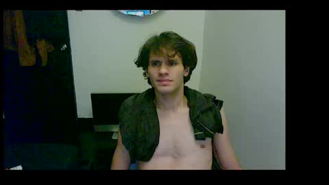 Snapshot of peri4aiir chatting on 12.16.25 Perii online show from 12.16.25