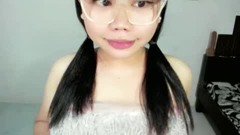 Snapshot of perky_rica chatting on 10.22.25 island girl online show from 10.22.25