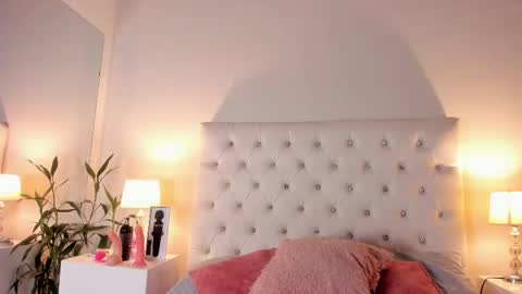 PERLA online show from 10.15.25