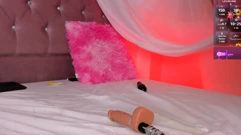 Snapshot of perla_slim chatting on 12.03.24 Perla Jones online show from 12.03.24