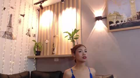 Snapshot of perla_st chatting on 03.03.25 Perla online show from 03.03.25