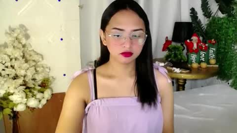 Snapshot of persephone214 chatting on 11.01.25 fummy online show from 11.01.25