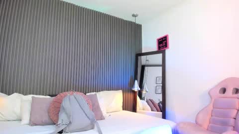 Snapshot of pervert_lizza chatting on 01.18.26 Lizza online show from 01.18.26