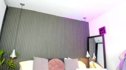 Snapshot of pervert_lizza chatting on 02.21.26 Lizza online show from 02.21.26