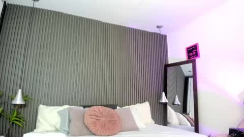 Snapshot of pervert_lizza chatting on 02.27.26 Lizza online show from 02.27.26