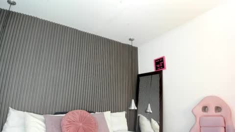 Snapshot of pervert_lizza chatting on 03.01.26 Lizza online show from 03.01.26