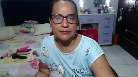 Snapshot of pervert_mommy_x chatting on 02.14.26 SAMY online show from 02.14.26