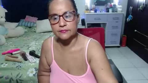 Snapshot of pervert_mommy_x chatting on 02.15.26 SAMY online show from 02.15.26