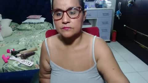 Snapshot of pervert_mommy_x chatting on 02.17.26 SAMY online show from 02.17.26